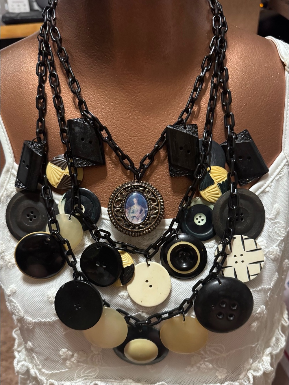ANTIQUE BUTTONS NECKLACE